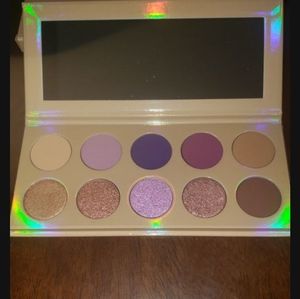 KKW EYE SHADOW PALLETTE MAKE-UP
